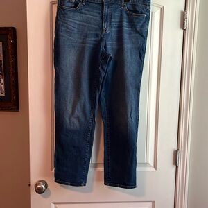 Gloria Vanderbilt Size 14 Jeans.  Worn a couple of times.  Excellent condition